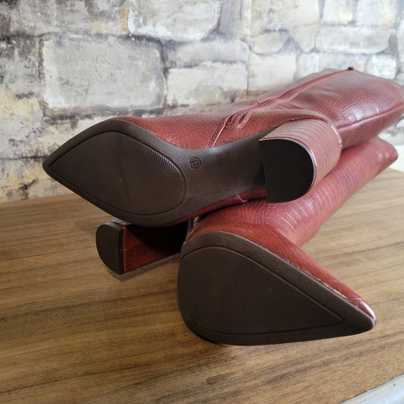 SHE&IN burgundy size 6.5 boots - Picture 2 of 14